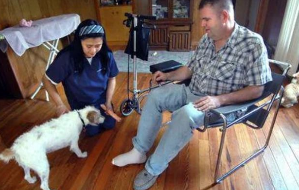 男子睡梦中被爱犬咬掉一根脚趾，却因祸得福？