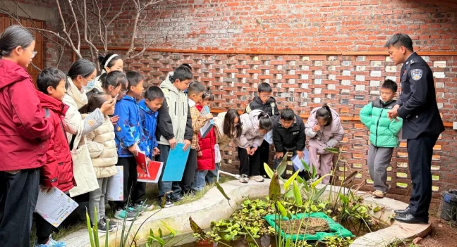 开州公安携手青少年，开启野生动物保护探秘之旅!