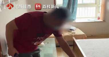 租客失联，五只猫殒命高楼！幸存白猫何去何从？