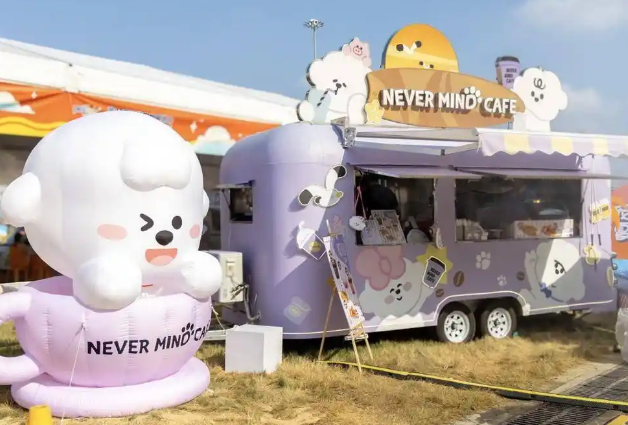 宠物经济升温！李佳琦“云探”亚宠展