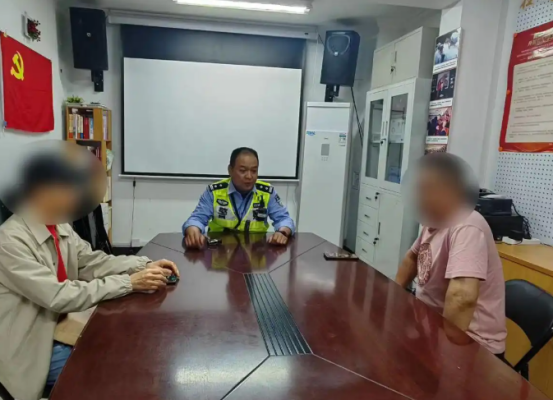 母亲病榻旁打架 小区宠物犬伤人 民警“三所联动”止纷争