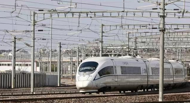 高铁试点“宠物托运” 铁路运输再拓经济新空间