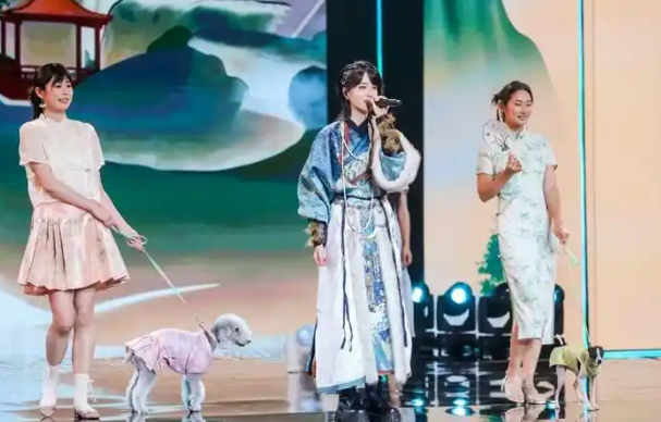 宠物经济产业规模冲刺万亿，红海中如何杀出新赛道？