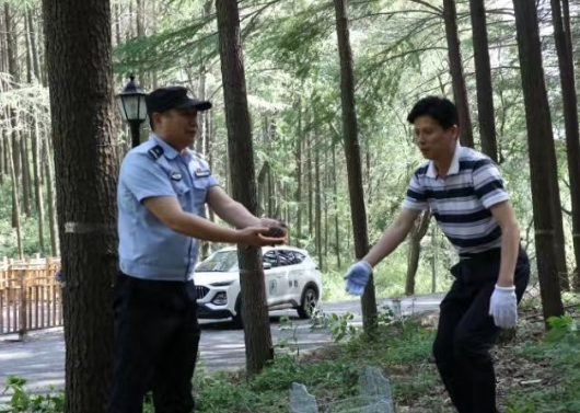 非法养殖斑鸠被查处 巢湖警方放飞9只国家保护鸟类