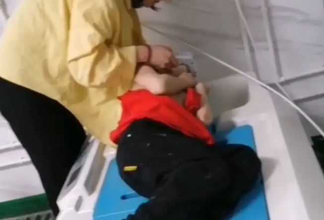 湖南一地3条狗咬伤16人，警方正在处置