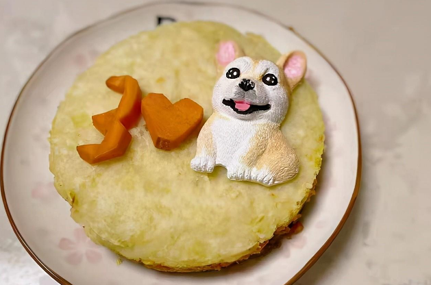 柴犬过生日,小姐姐亲手制作“狗狗蛋糕” 柴犬过生日,小姐姐亲手制作“狗狗蛋糕”